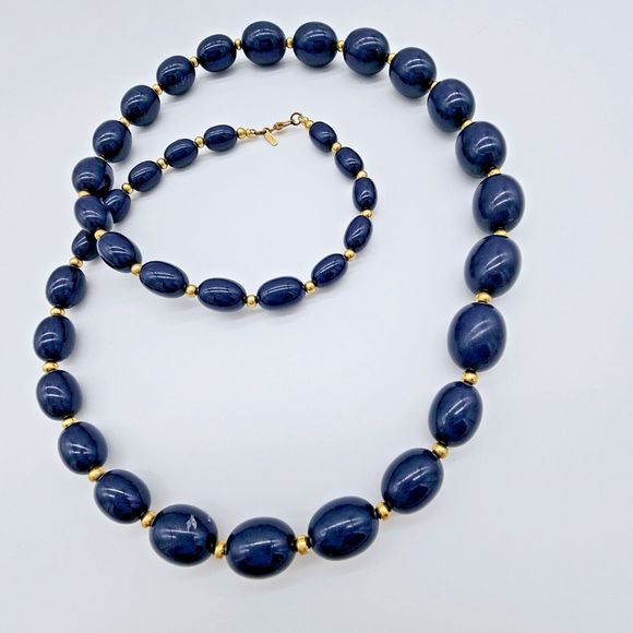 Monet Classic Beaded Necklace Vintage Navy Blue Gold Tone Spacer Classy Lucite - Picture 9 of 10